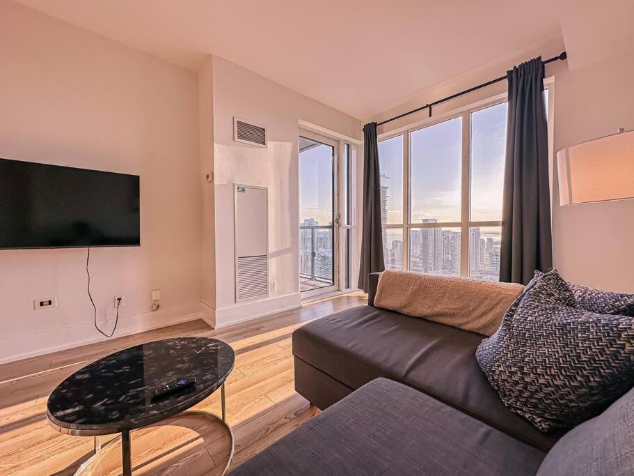 Elegant Suites - City Views, Lake View, Free Parking Toronto Exterior foto